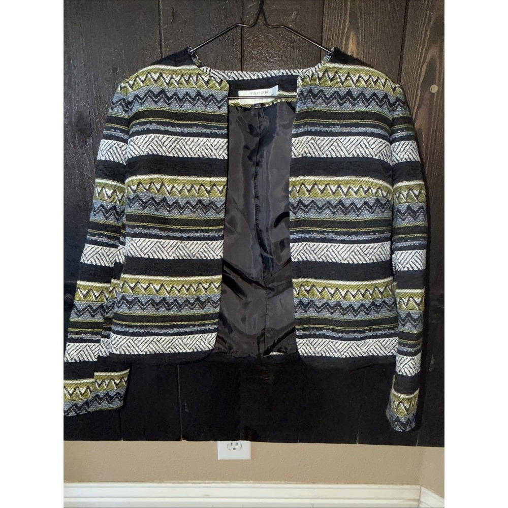Tahari Open Front Blazer Jacket Sz 2P Geometric Tribal Boho Cropped Casual S